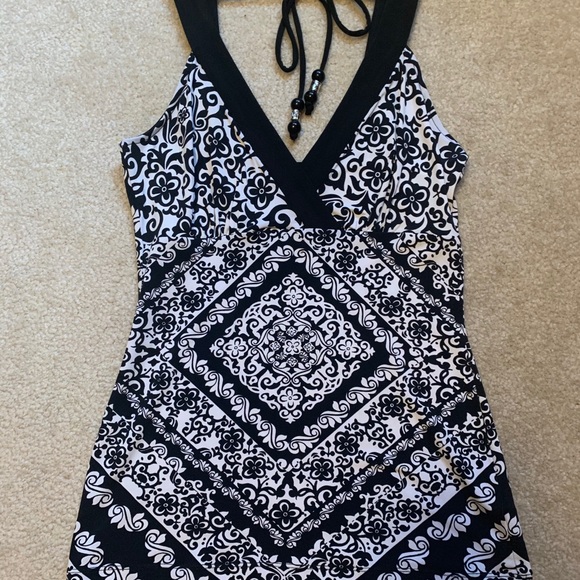 White House Black Market women’s tank top - Picture 6 of 6